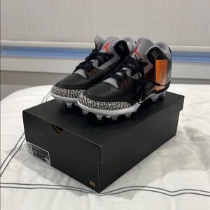 BNWTs Air Jordan 3 Mid Cleats